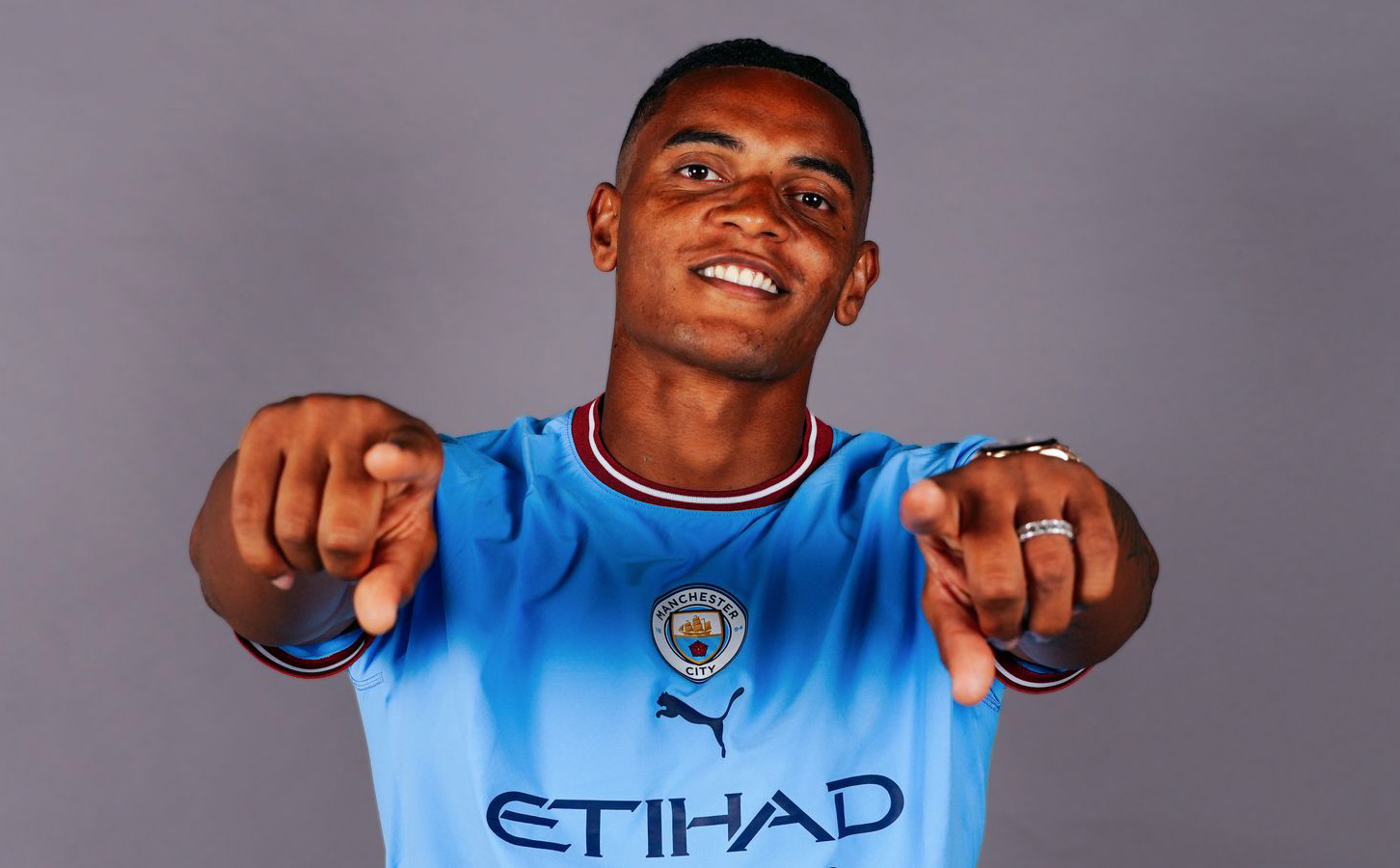 Tiểu sử cầu thủ Manuel Akanji hậu vệ của CLB Manchester City