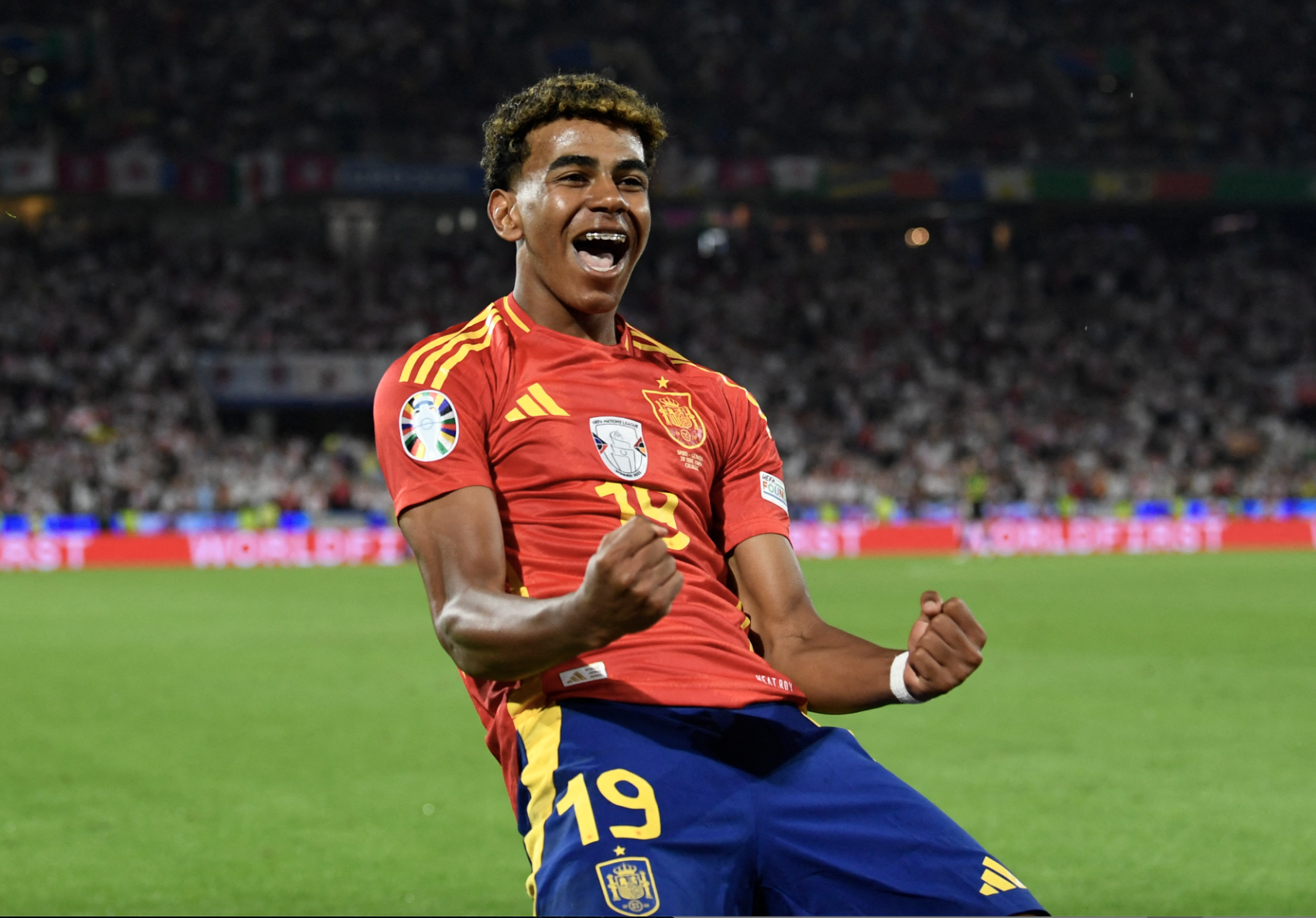 Tiểu sử của cầu thủ FC Barcelona Lamine Yamal
