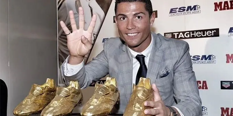 Ronaldo có bao nhiêu chiếc giày vàng? Xem chi tiết