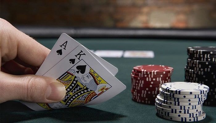 Hướng dẫn chi tiết cách chơi bài poker 5 lá từ các chuyên gia