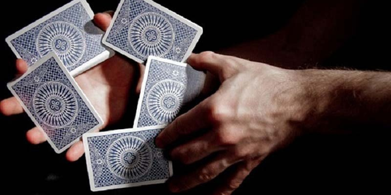 Bật Mí Cách Thức Chia Bài Lấy Tứ Quý Từ Cao Thủ Bài Siêu Xịn
