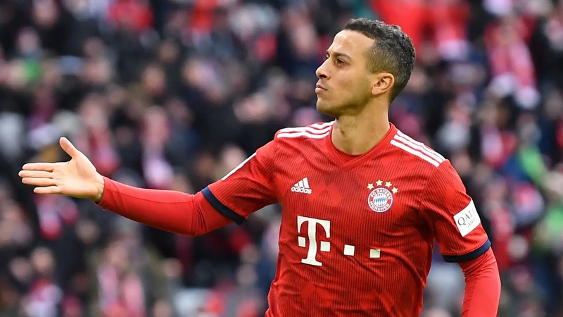 Cầu thủ bóng đá Thiago Alcantara - Người đàn ông nhảy múa với trái bóng