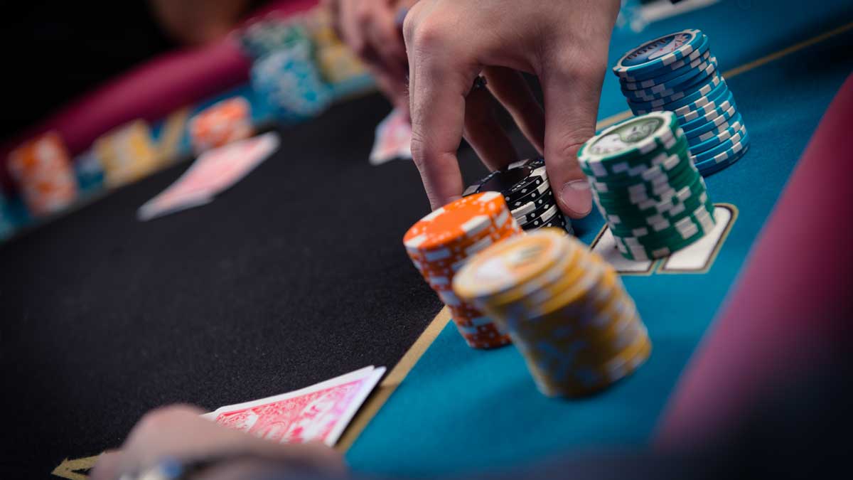 Hướng dẫn ngắn gọn về chiến lược cold-call trong poker 3 Cold-call trong poker trực tiếp