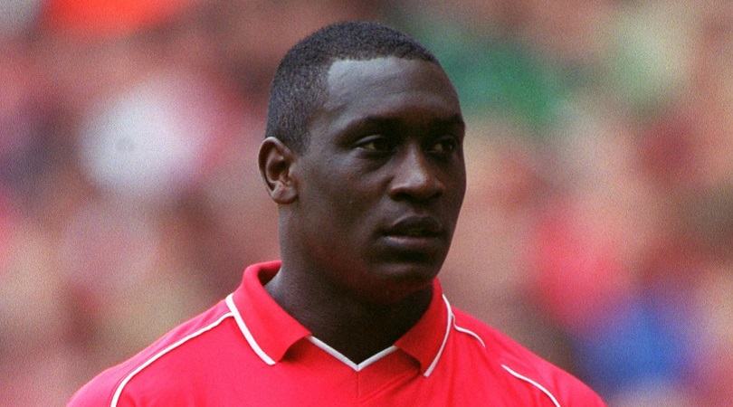 Emile Heskey hòn đá tảng hàng công bóng đá Anh