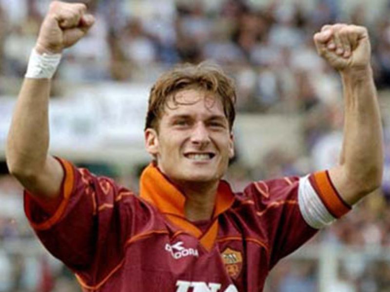 Francesco Totti trọn đời cống hiến cho AS Roma