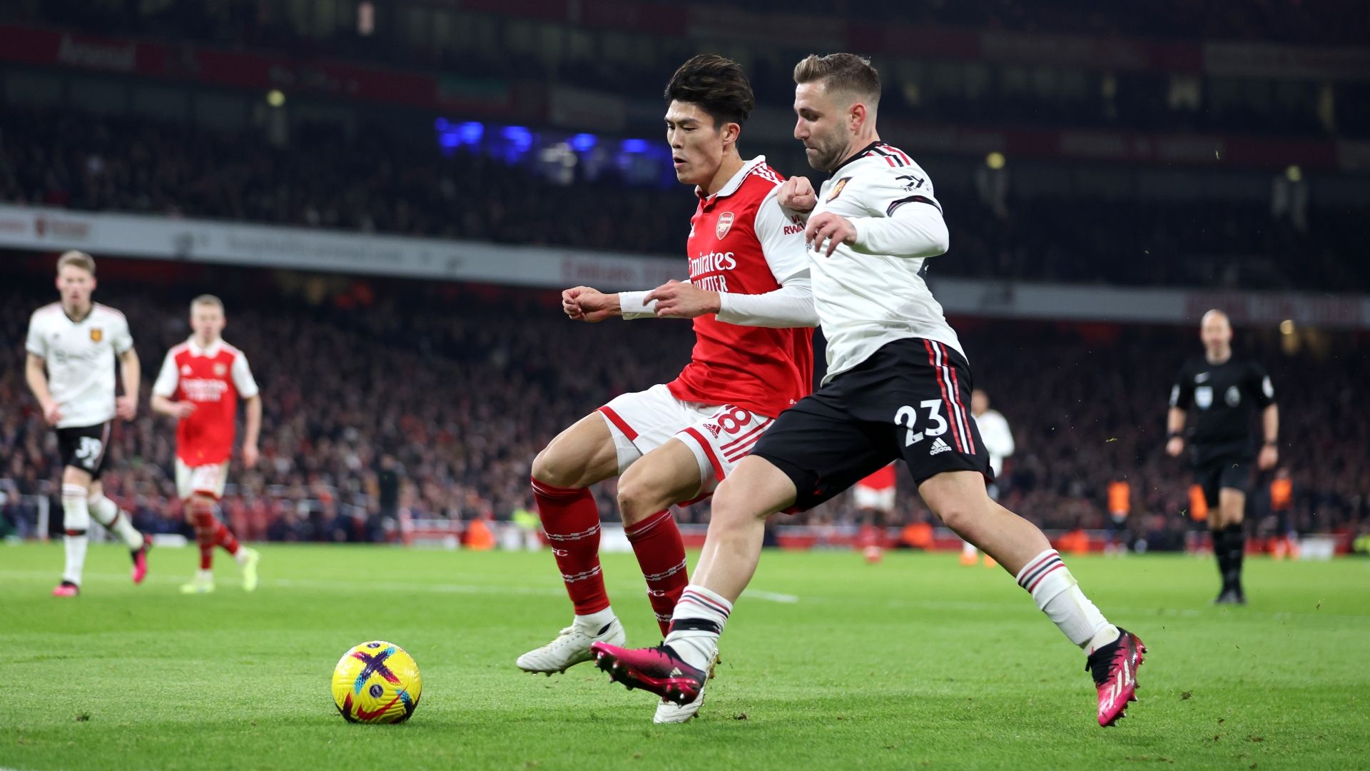 Full-back là gì? Wing-back là gì? Sự khác biệt gì full-back và wing-back |  Goal.com Việt Nam