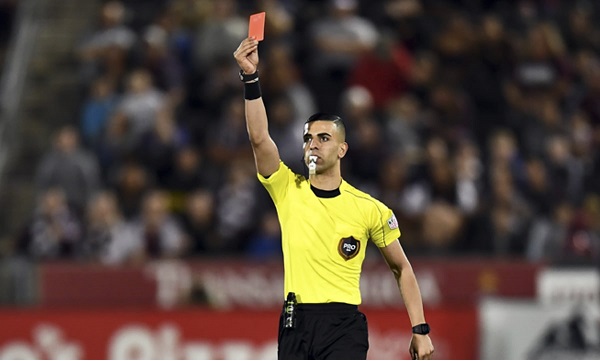 Ý Nghĩa Thẻ Đỏ, Thẻ Vàng, Thẻ Trắng, Thẻ Xanh Trong Bóng Đá