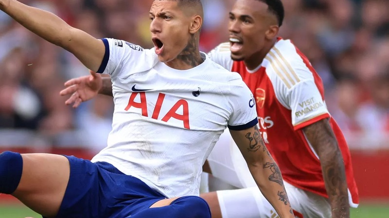 Cầu thủ Richarlison - Cá tính lớn và sự nghiệp bế tắc