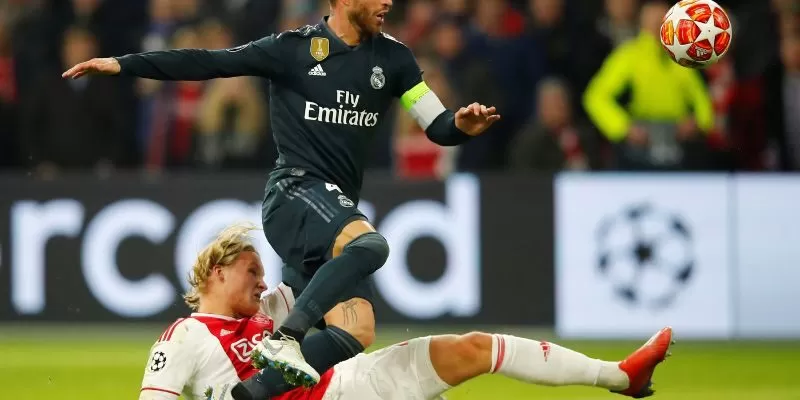 Tẩy thẻ là chiến thuật đánh đổi thẻ phạt trong trận thi đấu