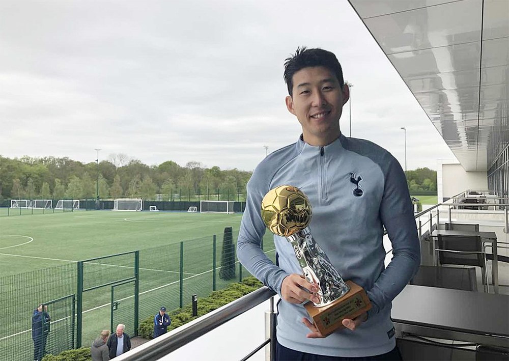 Son Heung-min giành Quả bóng Vàng châu Á 2021