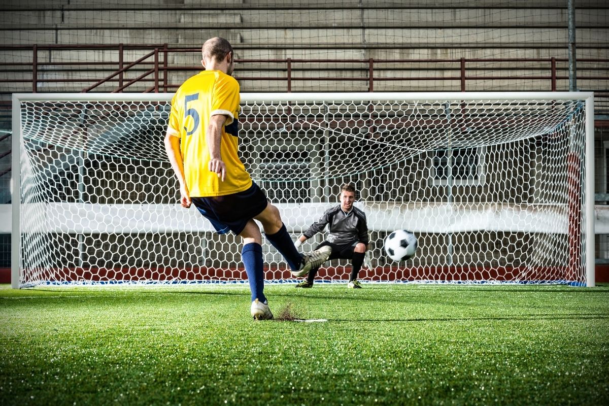 Kỹ Thuật Volley Và Half-volley Trong Bóng đá đỉnh cao